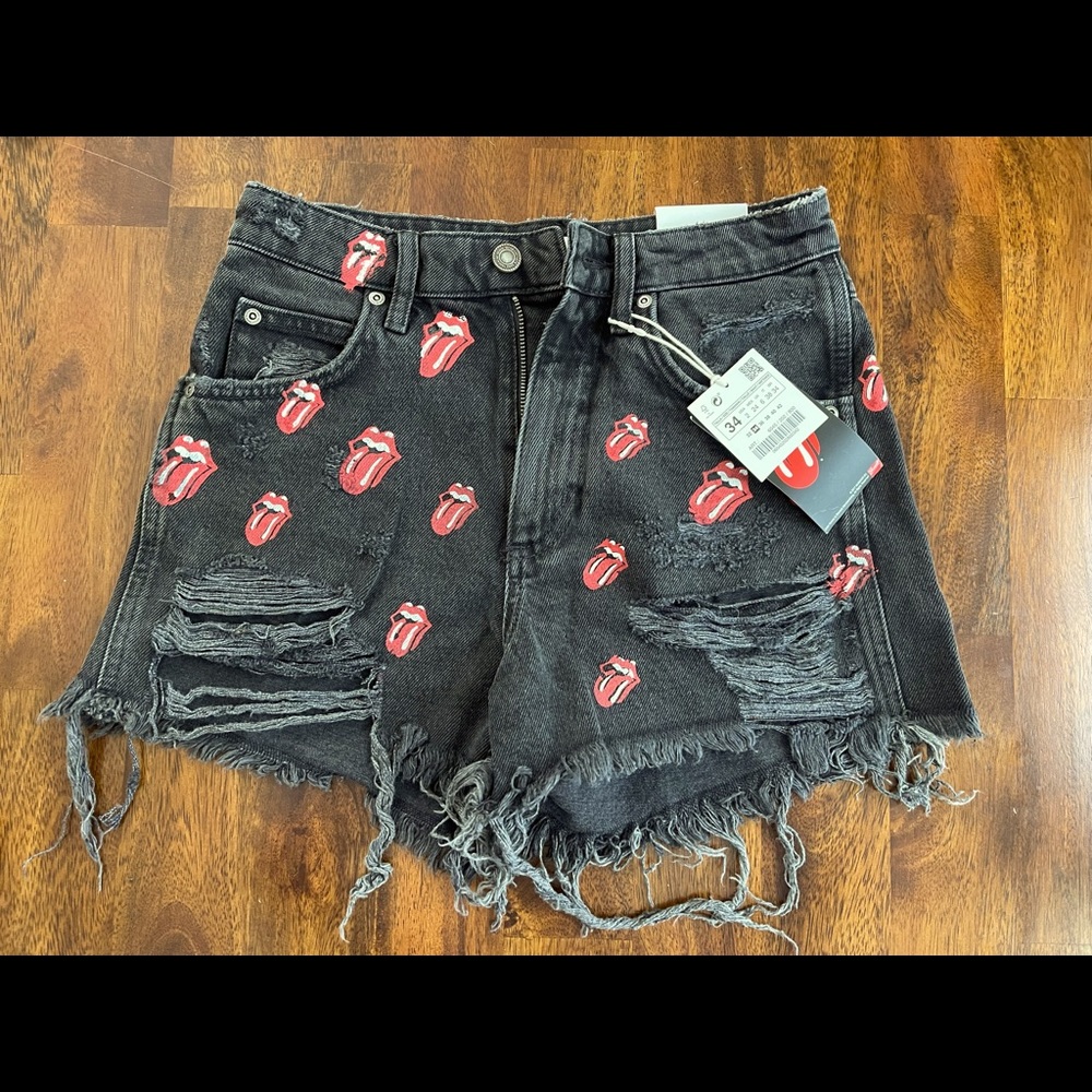 Zara Rolling Stones Black Jean Shorts - New
